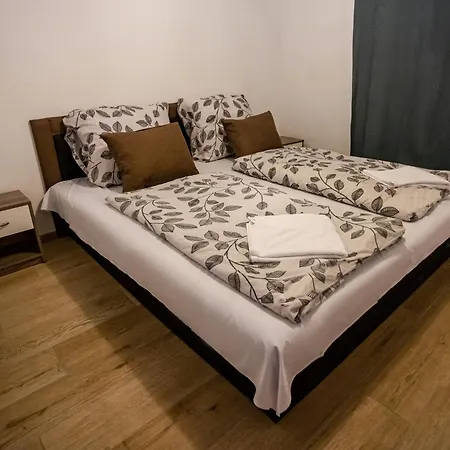 Halfarock Ueduelohaz Apartment