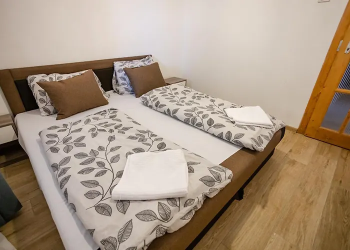 Halfarock Ueduelohaz * Levelek